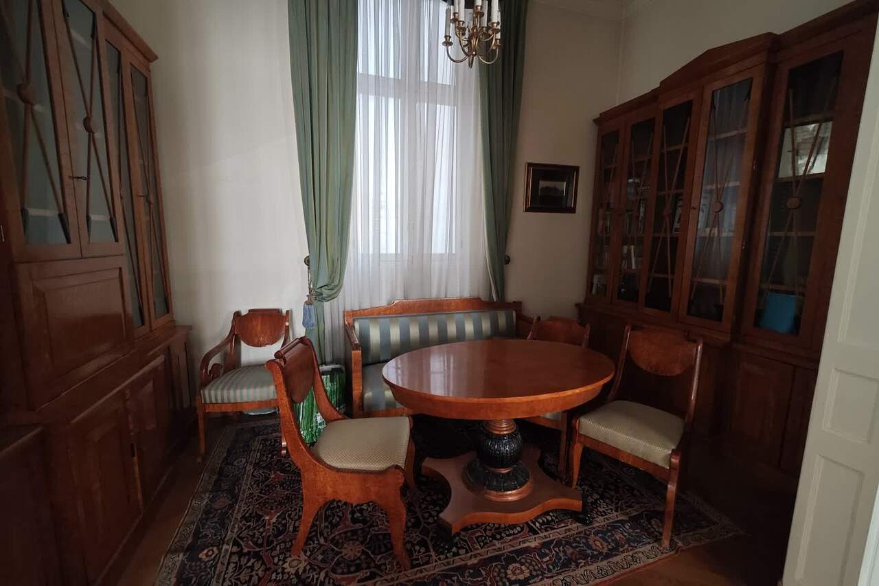 Office/guest room 