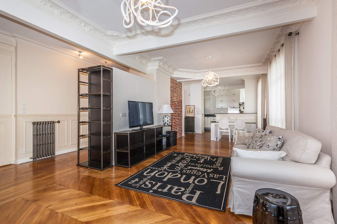 Light, chic and style...